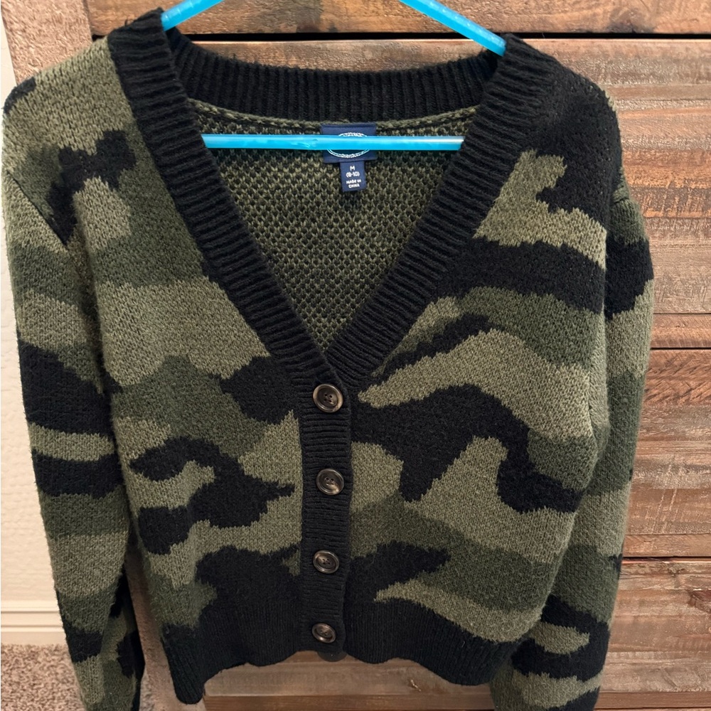 Woman’s Scoop Camouflage Sweater Sz Medium